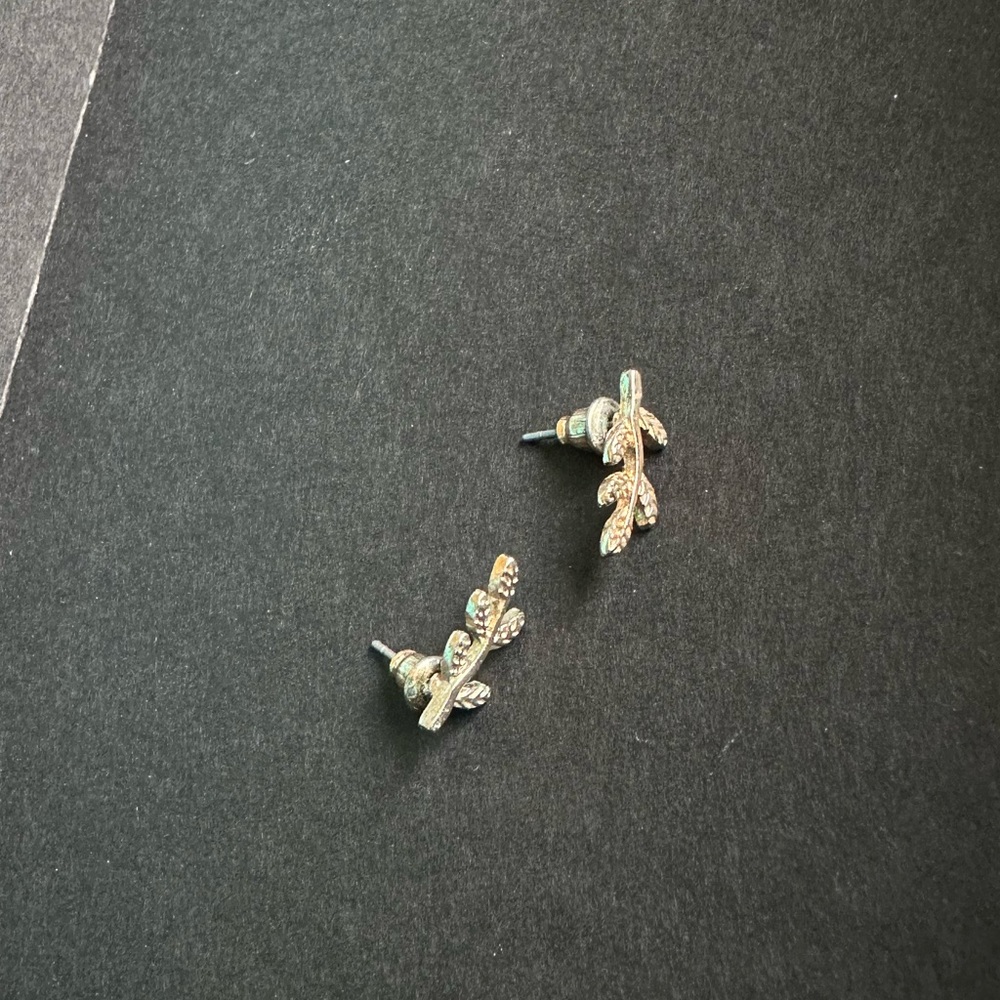 Golden floral mini ear crawler stud earrings